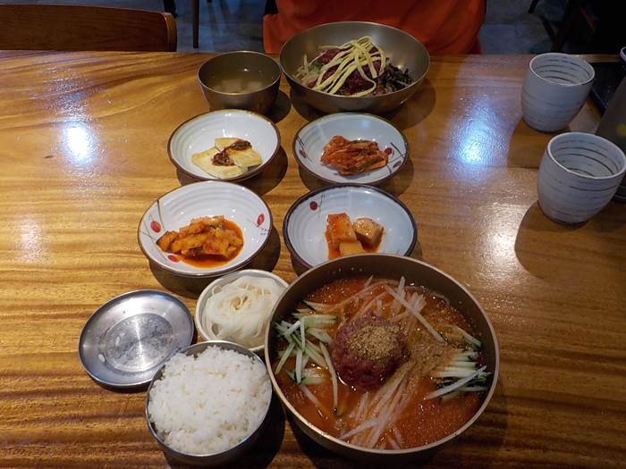 울산 노포맛집 신정동 함양집 4대를 이어가는 한우물회와 육회비빔밥