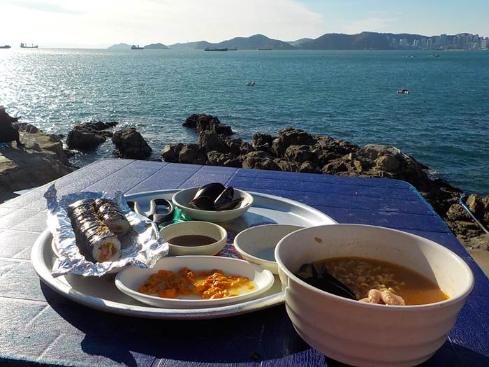 부산 여름 맛집 영도 바다뷰 맛집 영도해녀촌 성게김밥 해물라면