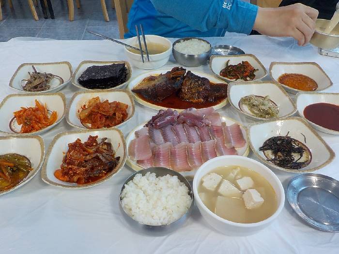 흑산도 맛집 현지인 추천 흑산도 홍어맛집 싱글벙글 식당 가격 2만 원 홍어백반