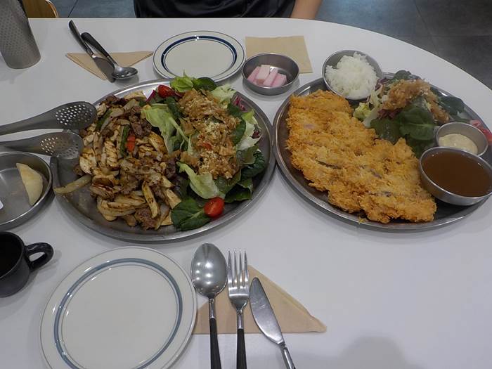 제천 하소동 맛집 제천 비갬 스테이크 샐러드와 수제 치킨까스